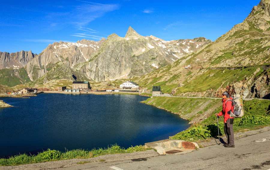 best switzerland hiking vacation