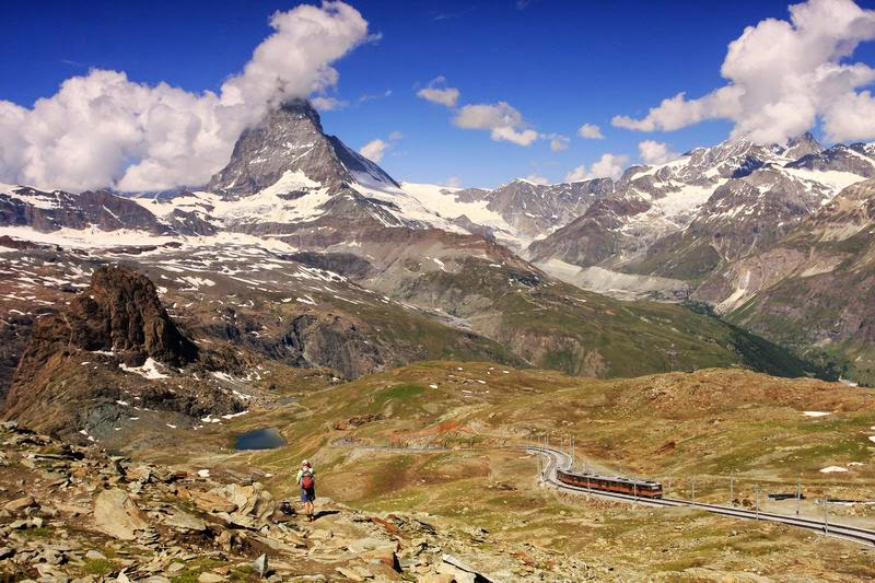easy hiking switzerland