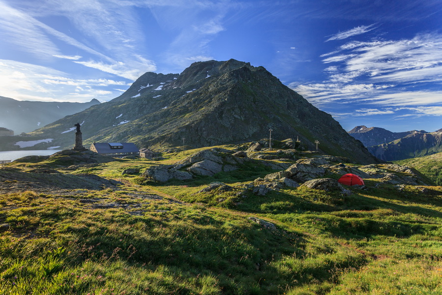 hiking zermatt switzerland